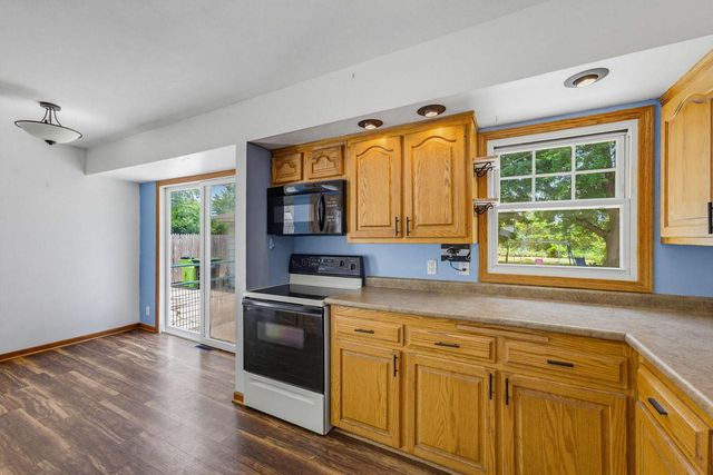 808 Memorial DRIVE, Kewaskum, WI 53040