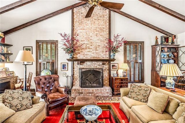 547 Spring Valley NW Road, Atlanta, GA 30318