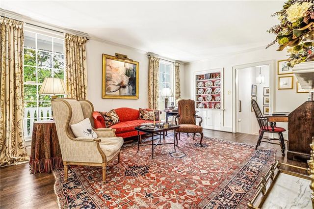 547 Spring Valley NW Road, Atlanta, GA 30318