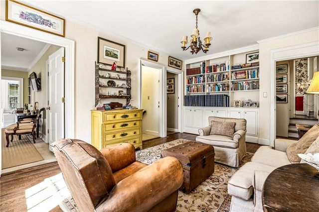 547 Spring Valley NW Road, Atlanta, GA 30318