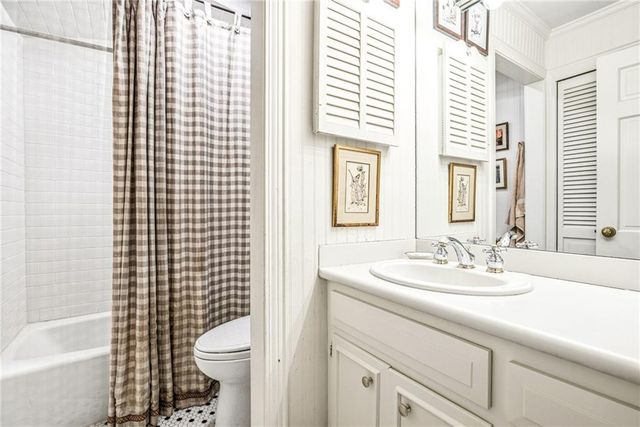 547 Spring Valley NW Road, Atlanta, GA 30318