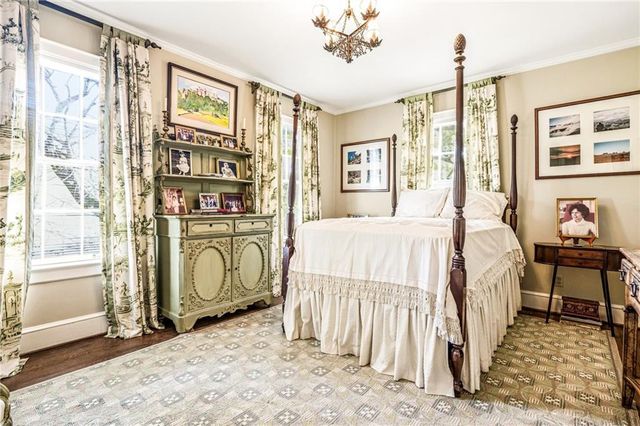 547 Spring Valley NW Road, Atlanta, GA 30318