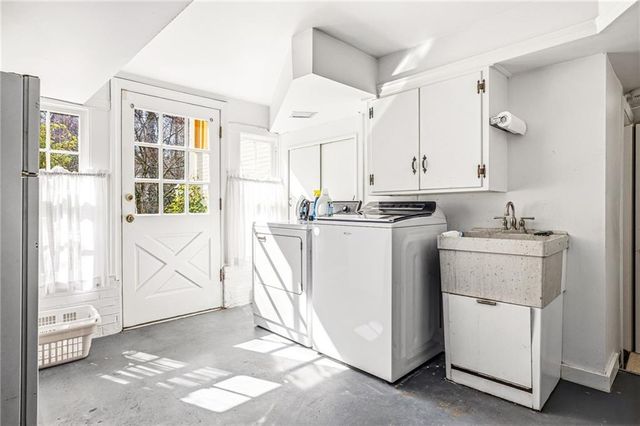 547 Spring Valley NW Road, Atlanta, GA 30318