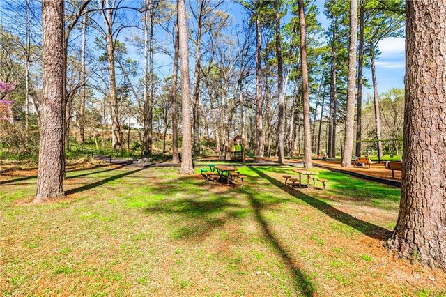 547 Spring Valley NW Road, Atlanta, GA 30318