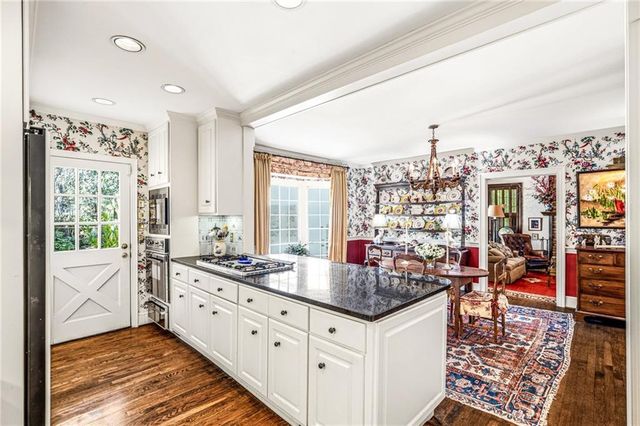 547 Spring Valley NW Road, Atlanta, GA 30318