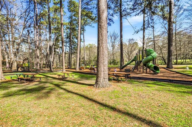 547 Spring Valley NW Road, Atlanta, GA 30318