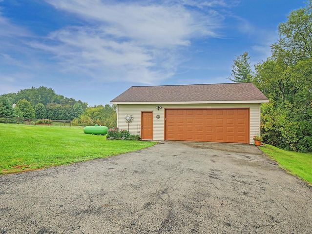 7920 COUNTY ROAD PD, Verona, WI 53593