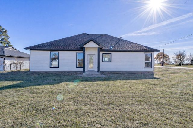 101 Baker B Ranch Road, Trinidad, TX 75163