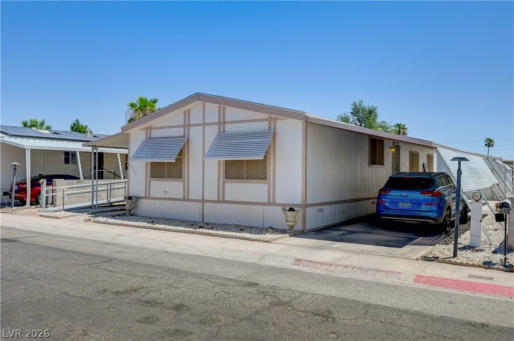 3426 Gulf Shores Drive, Las Vegas, NV 89122 — photo 2