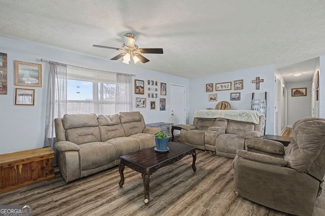 312 Triple D Drive SE, Adairsville, GA 30103