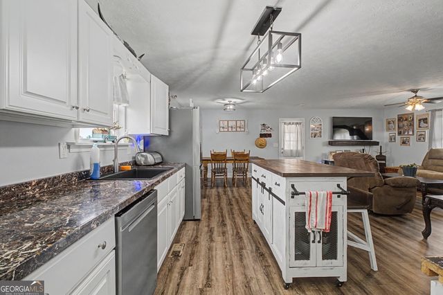 312 Triple D Drive SE, Adairsville, GA 30103