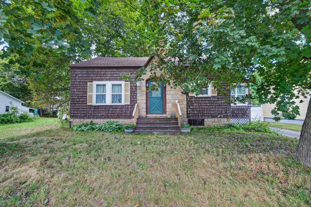 885 Minot Avenue, Auburn, ME 04210 — exterior