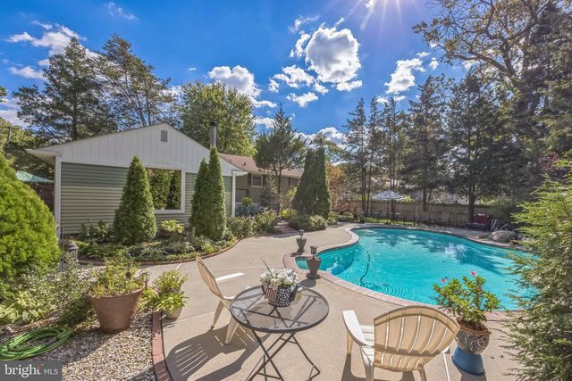 201 WALNUT AVENUE, Berlin, NJ 08009