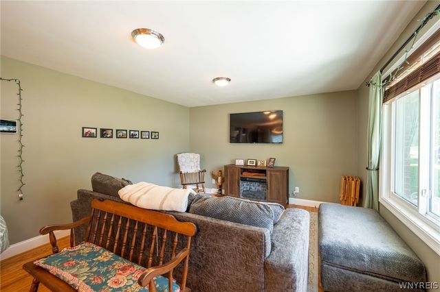 297 Burch Avenue, West Seneca, NY 14210