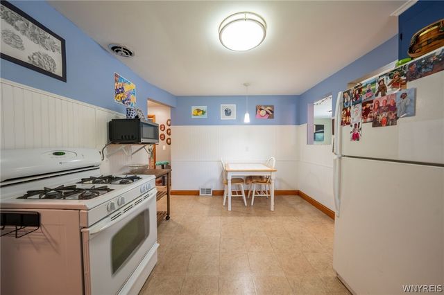 297 Burch Avenue, West Seneca, NY 14210