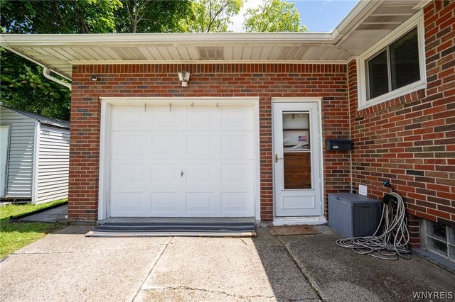 297 Burch Avenue, West Seneca, NY 14210