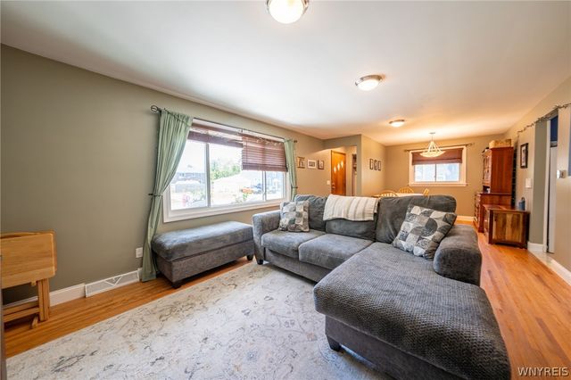 297 Burch Avenue, West Seneca, NY 14210
