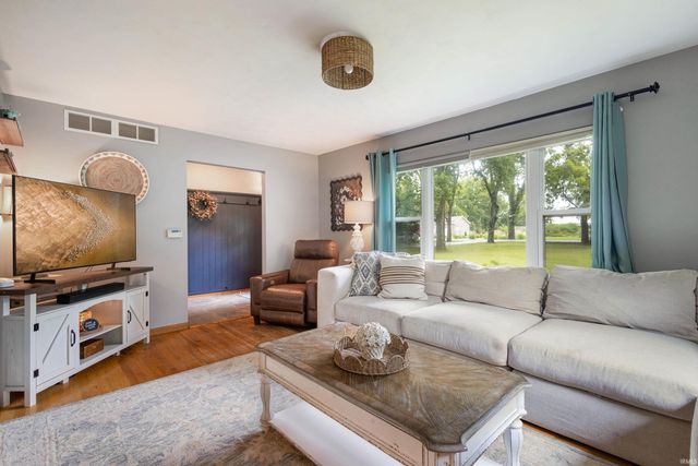 51165 Orange Road, South Bend, IN 46628