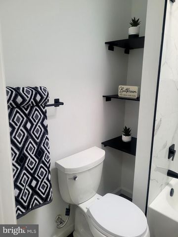 1517 N ELLAMONT ST, Baltimore, MD 21216