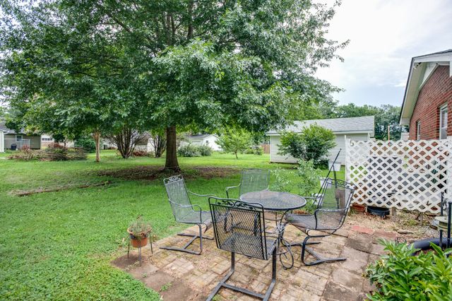412 4th St, Lawrenceburg, TN 38464