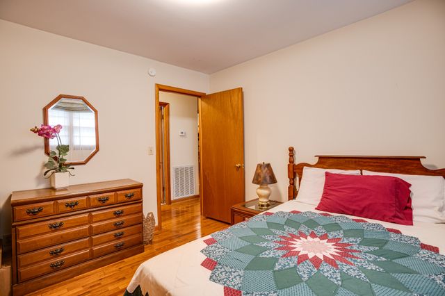 412 4th St, Lawrenceburg, TN 38464