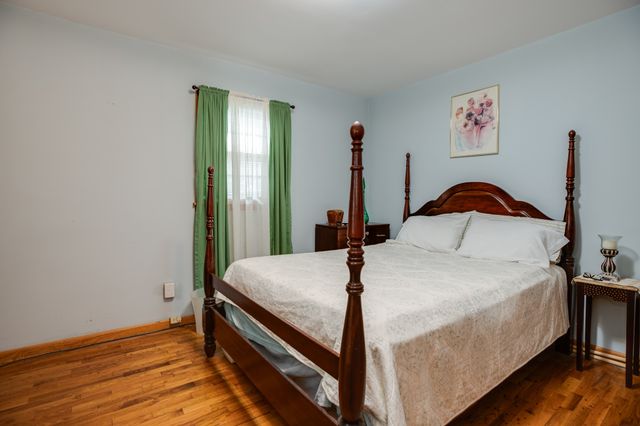 412 4th St, Lawrenceburg, TN 38464