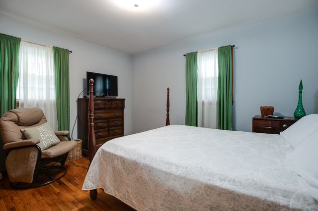 412 4th St, Lawrenceburg, TN 38464