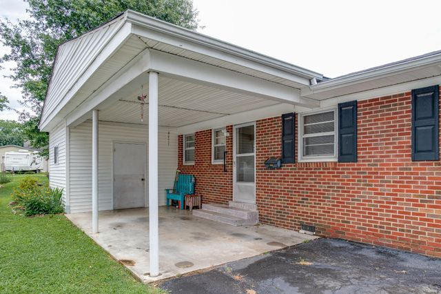 412 4th St, Lawrenceburg, TN 38464