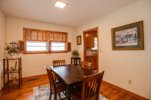 412 4th St, Lawrenceburg, TN 38464