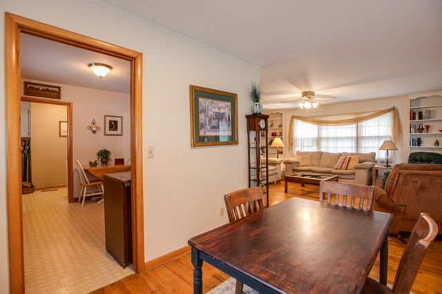 412 4th St, Lawrenceburg, TN 38464