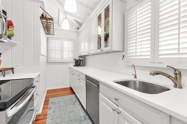 621 CASEY KEY ROAD, Nokomis, FL 34275