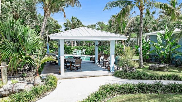 621 CASEY KEY ROAD, Nokomis, FL 34275
