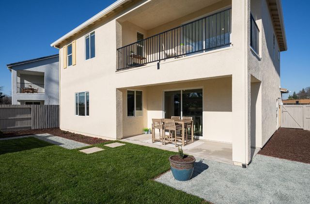 3009 Torrey Pines Dr, Roseville, CA 95678