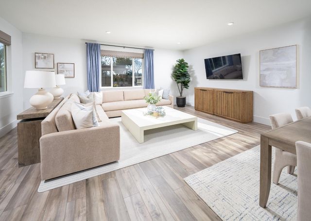 3009 Torrey Pines Dr, Roseville, CA 95678