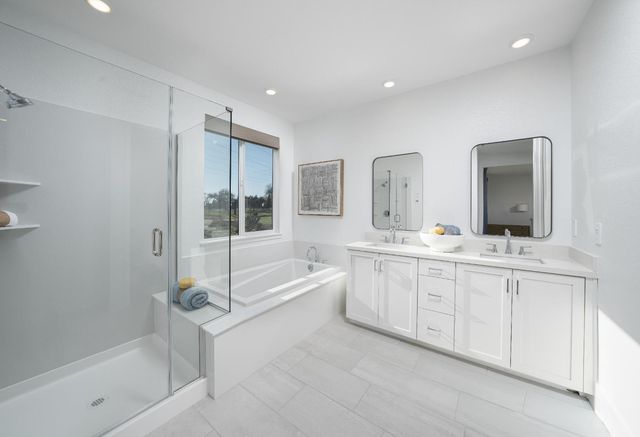 3009 Torrey Pines Dr, Roseville, CA 95678