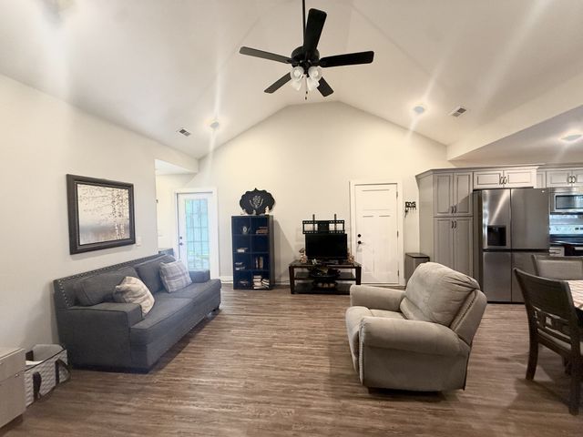 216 Nichols Dr, Woodbury, TN 37190