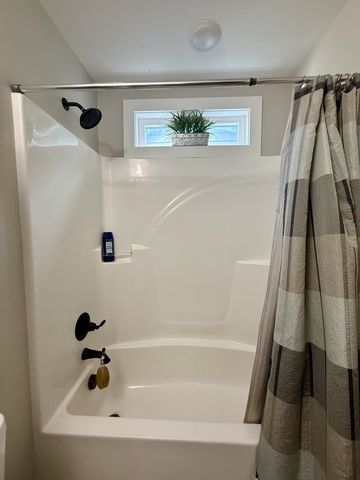 216 Nichols Dr, Woodbury, TN 37190