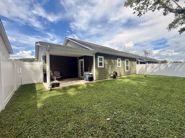 216 Nichols Dr, Woodbury, TN 37190