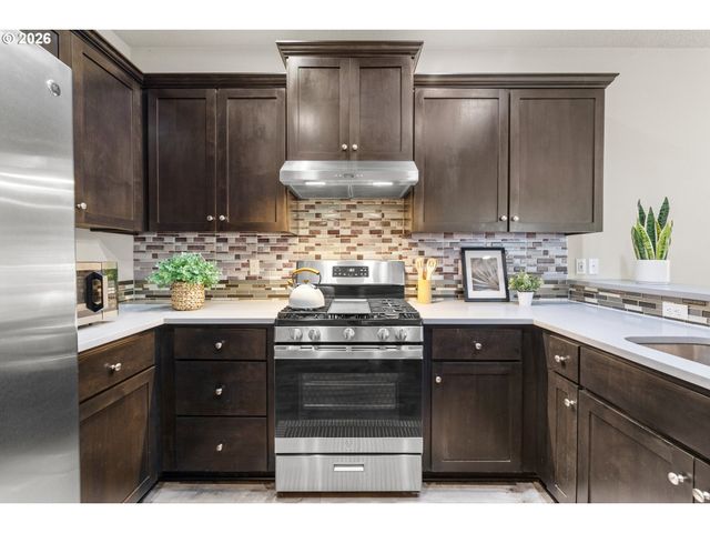 7493 Nw TANOAK Ter, Portland, OR 97229