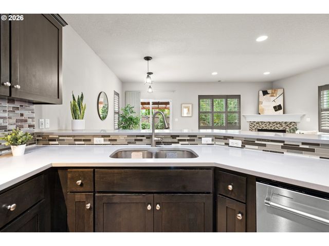 7493 Nw TANOAK Ter, Portland, OR 97229