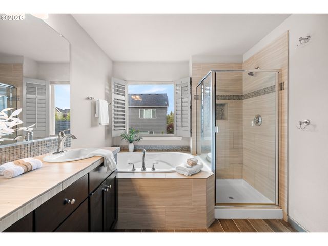7493 Nw TANOAK Ter, Portland, OR 97229
