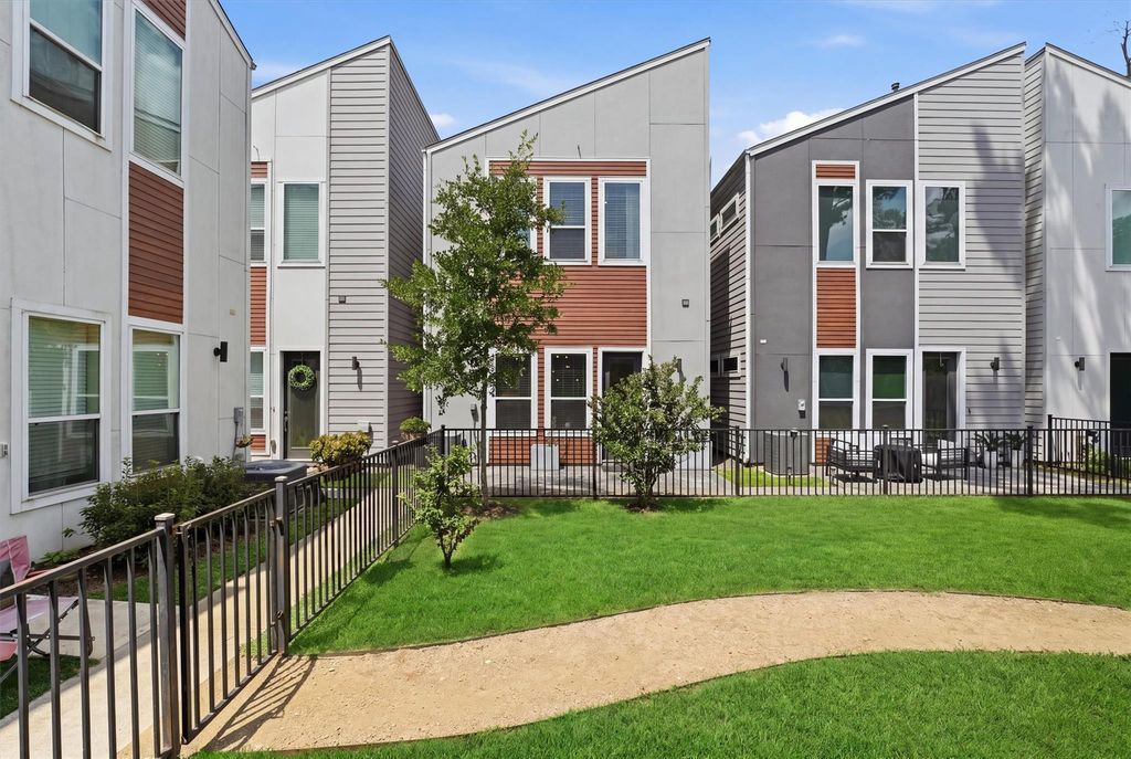 590 Janisch Road, Houston, TX 77018