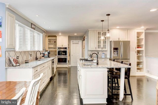 5147 CANNON BLUFF DR, Woodbridge, VA 22192