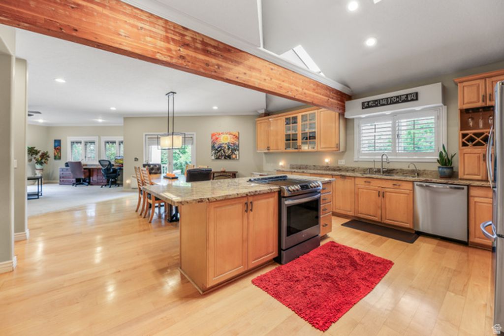 Image 18 of property listing at 1436 E VINE ST, Murray, UT 84121