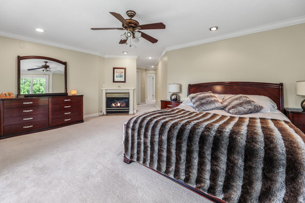 Image 29 of property listing at 1436 E VINE ST, Murray, UT 84121