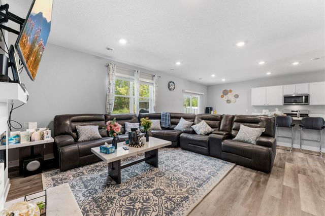 6670 Pine Arbor Boulevard S, Cottage Grove, MN 55016