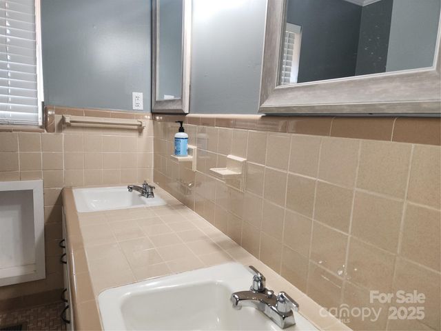 432 Virginia Avenue, Statesville, NC 28677