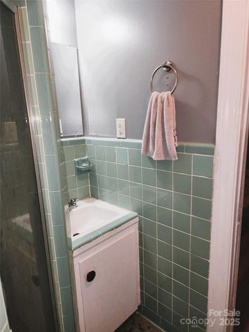 432 Virginia Avenue, Statesville, NC 28677