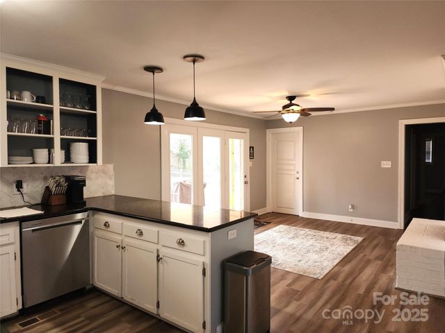 432 Virginia Avenue, Statesville, NC 28677