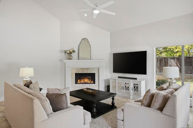 19222 Autumn Gdn, San Antonio, TX 78258